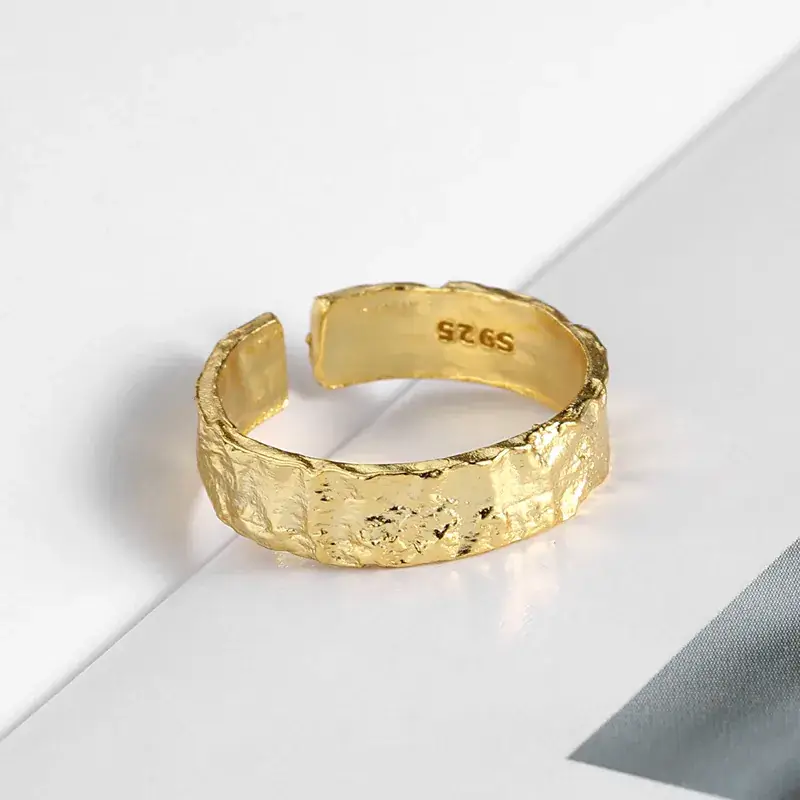 Women's Pleated Tin Ring with Paper Opening Design - Image 2