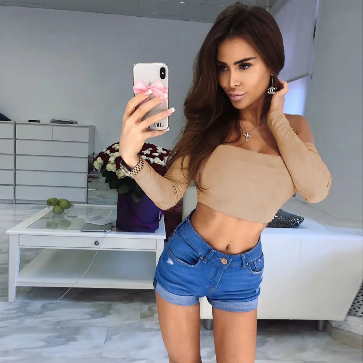 Sexy Pink Long Sleeve One-Line Collar Top with High Waist Jeans