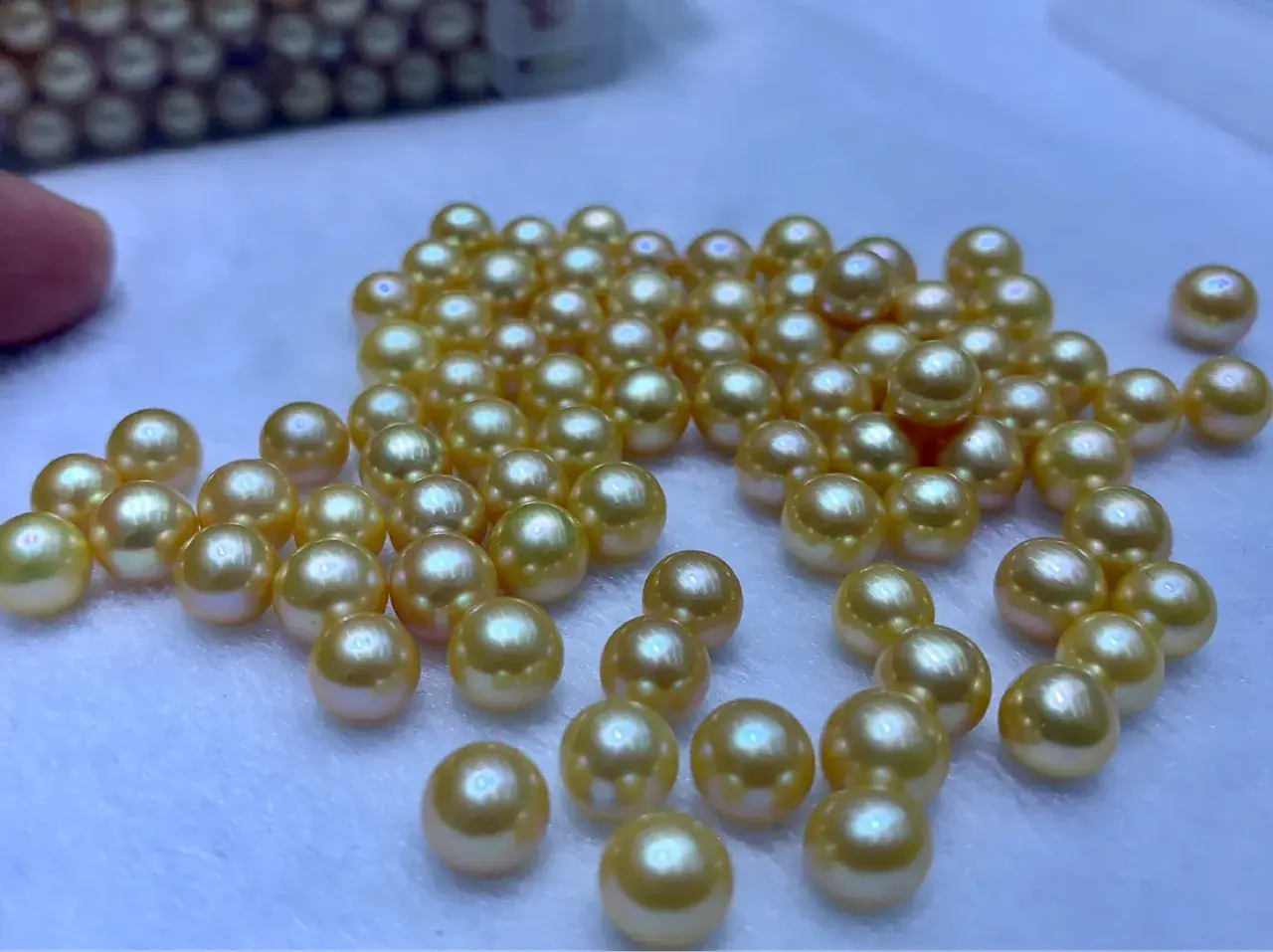 Golden Round Beads 8-9mm Wholesale Pearls - Image 8