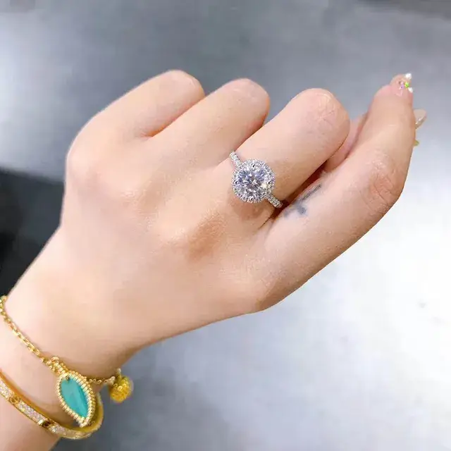 Moissanite Heart Ring S925 Silver Plated Platinum Gold Texture — feature 10