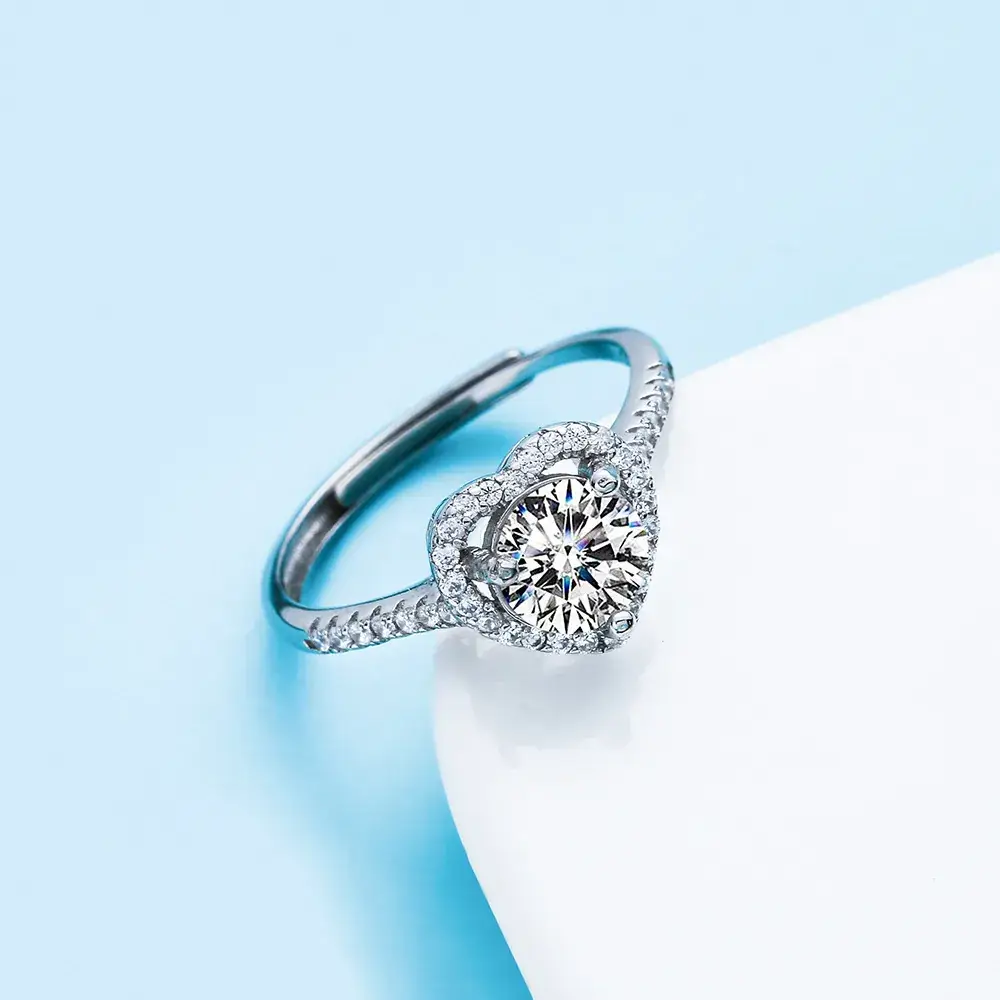 Moissanite Heart Ring S925 Silver Plated Platinum Gold Texture — feature 20