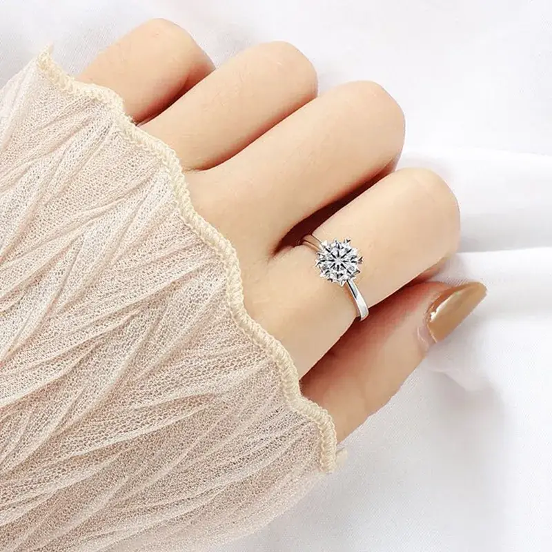 Moissanite Heart Ring S925 Silver Plated Platinum Gold Texture — feature 6