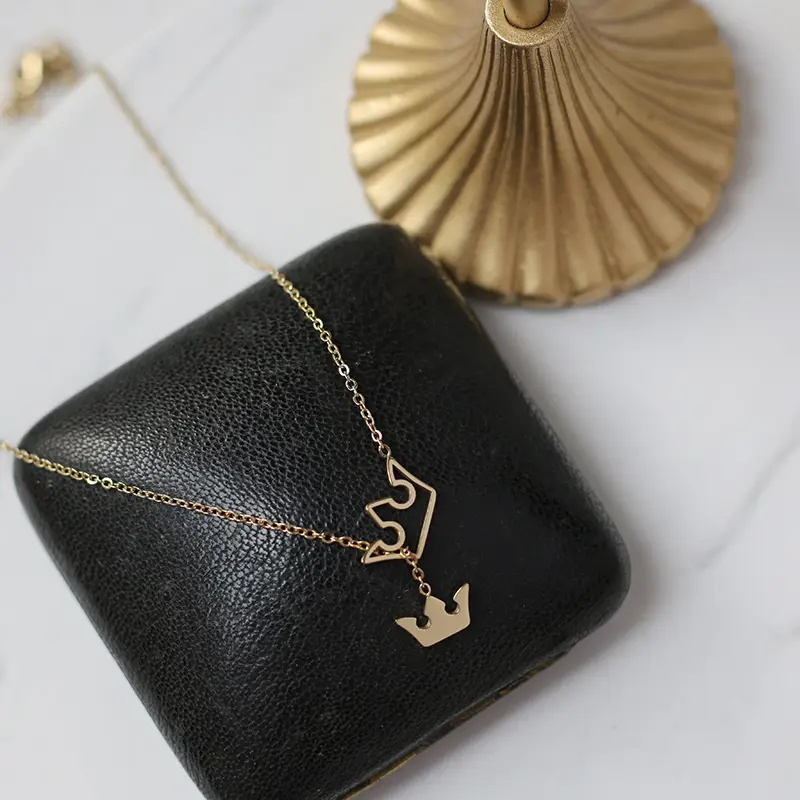 Elegant Crown Princess Y-Shaped Necklace for Women - Image 3