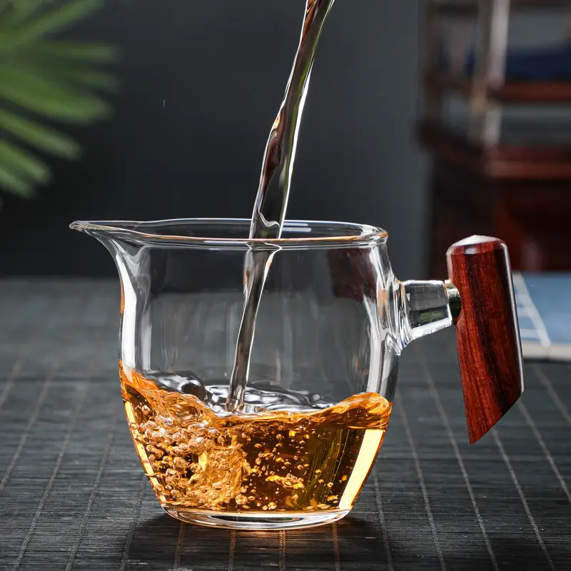 Heat-Resistant Wooden Handle Glass Fair Cup Tea Strainer - Image 5