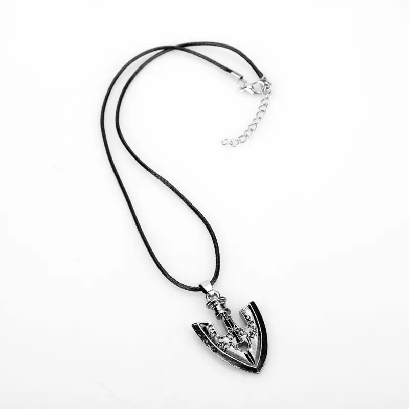JOJO's Keychain with Arrow Pendant & Spade Design