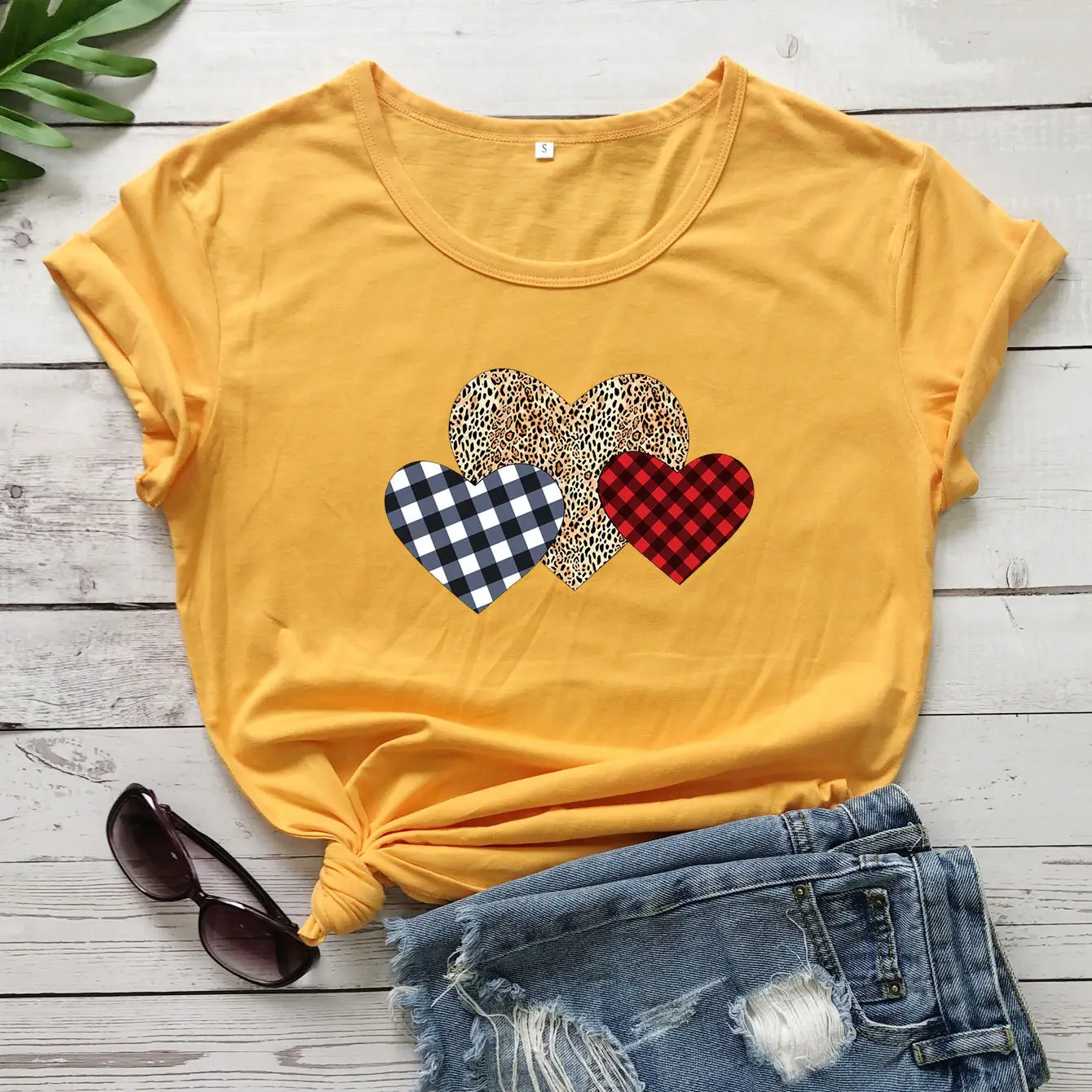 White Heart Print Short Sleeve T-Shirt with Denim Shorts - Image 5