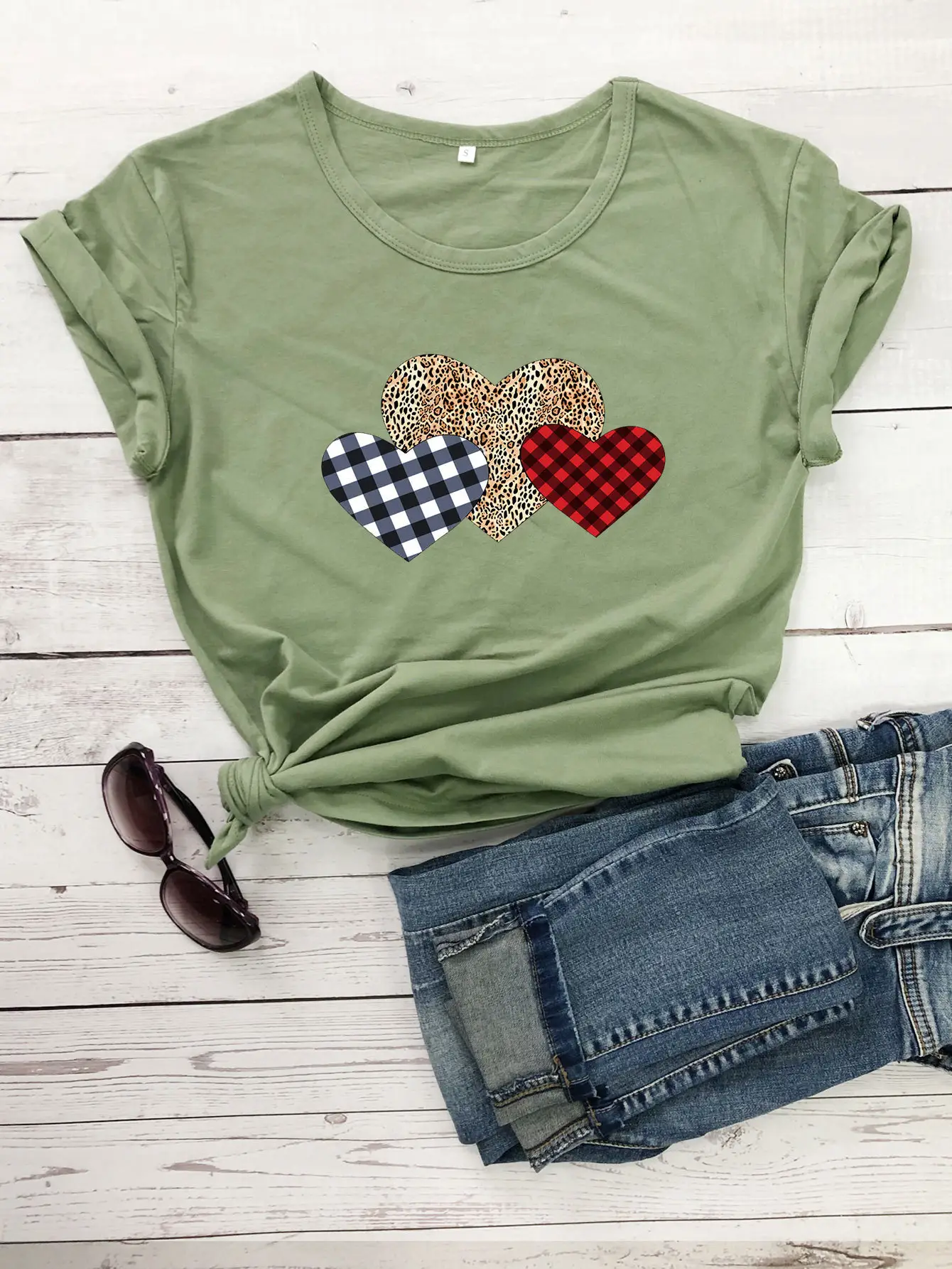 White Heart Print Short Sleeve T-Shirt with Denim Shorts - Image 7
