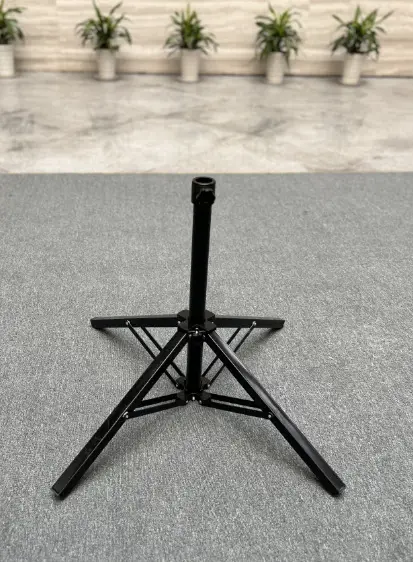 Four-legged folding umbrella stand for beach and office use - Image 7