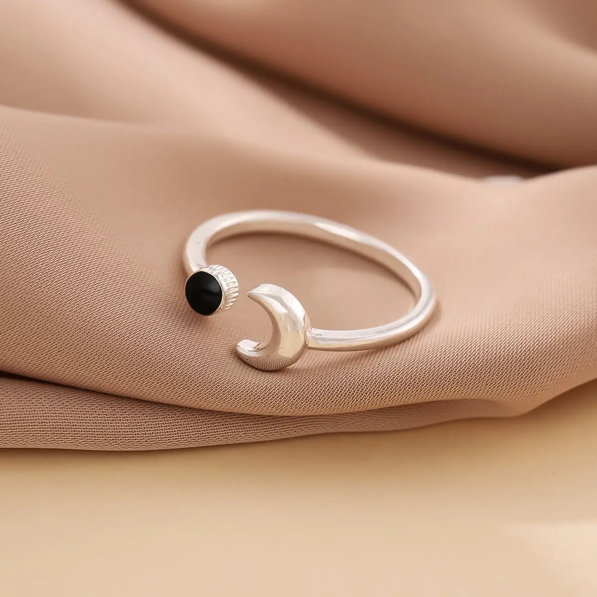Women's Fashion Moon Black Glue Drop Ring Silver - Image 2
