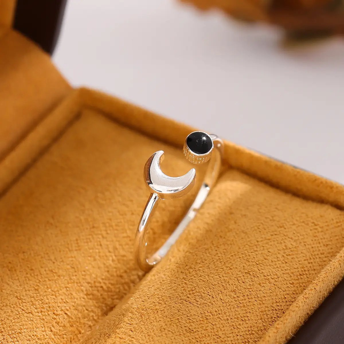 Women's Fashion Moon Black Glue Drop Ring Silver - Image 4