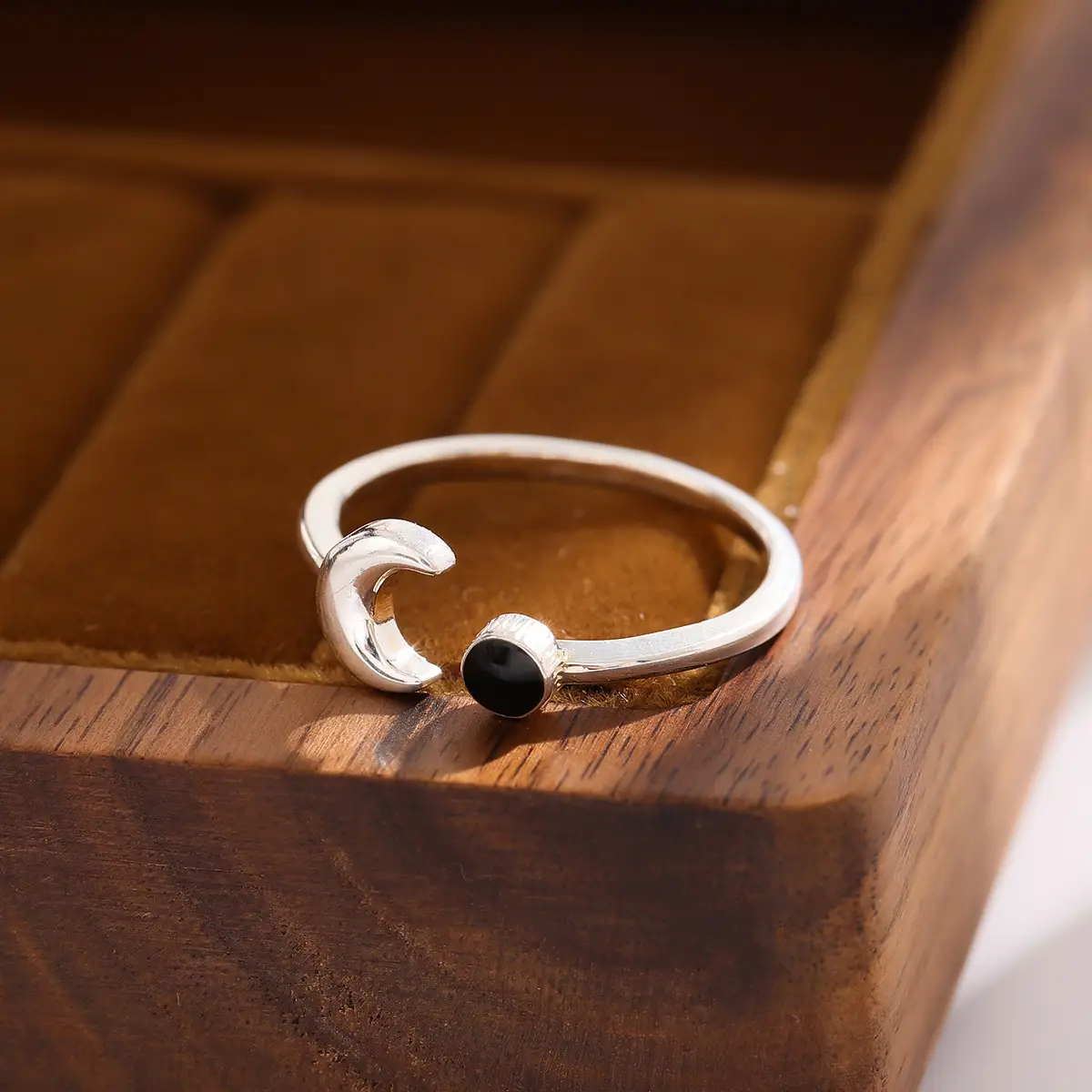 Women's Fashion Moon Black Glue Drop Ring Silver - Image 5