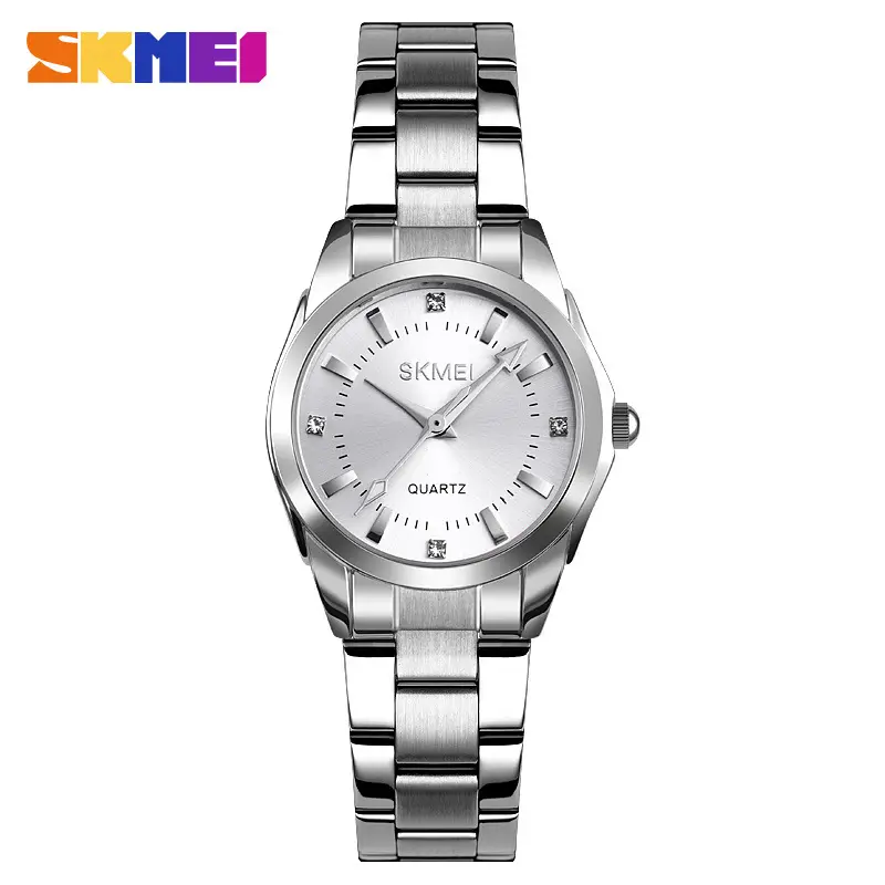 Gold Quartz Women's Watch with Vintage Design - Image 4