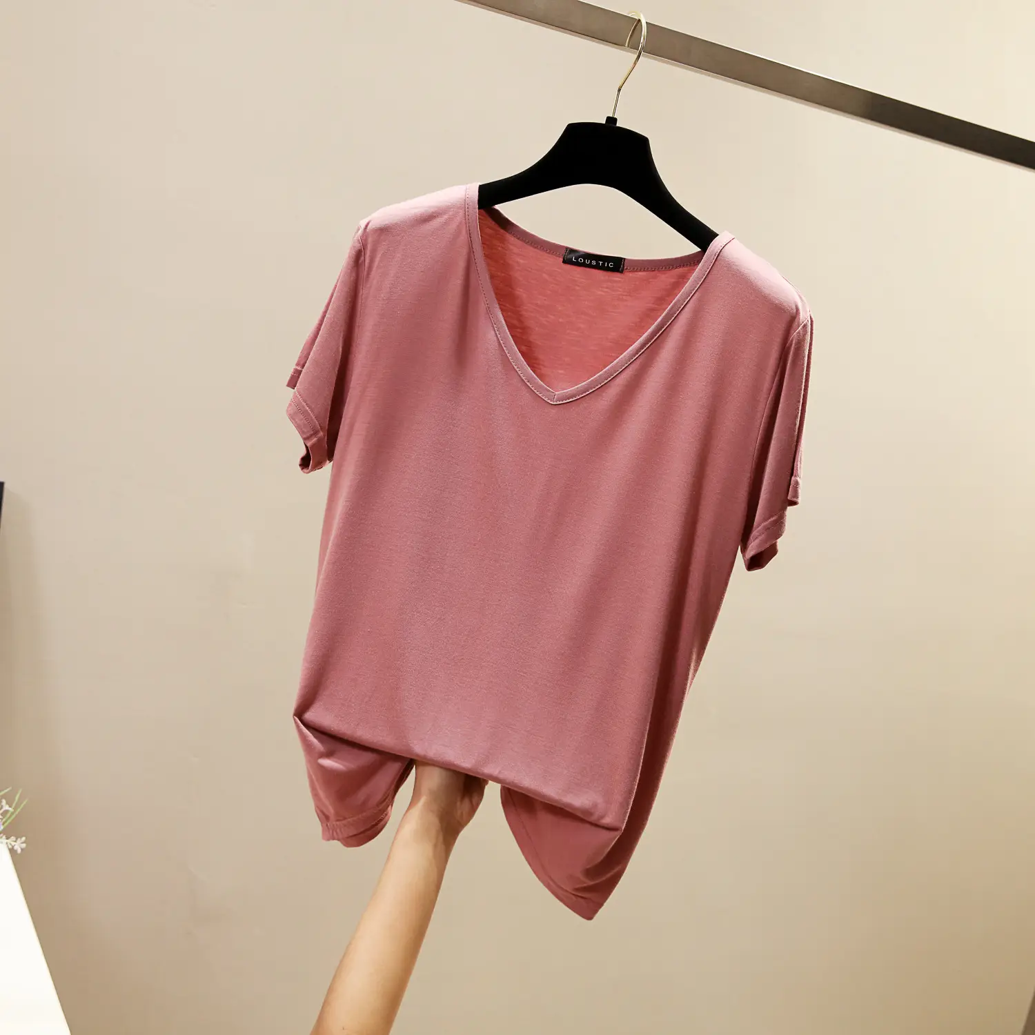 Black V-Neck Loose T-Shirt for Women Plus Size - Image 12