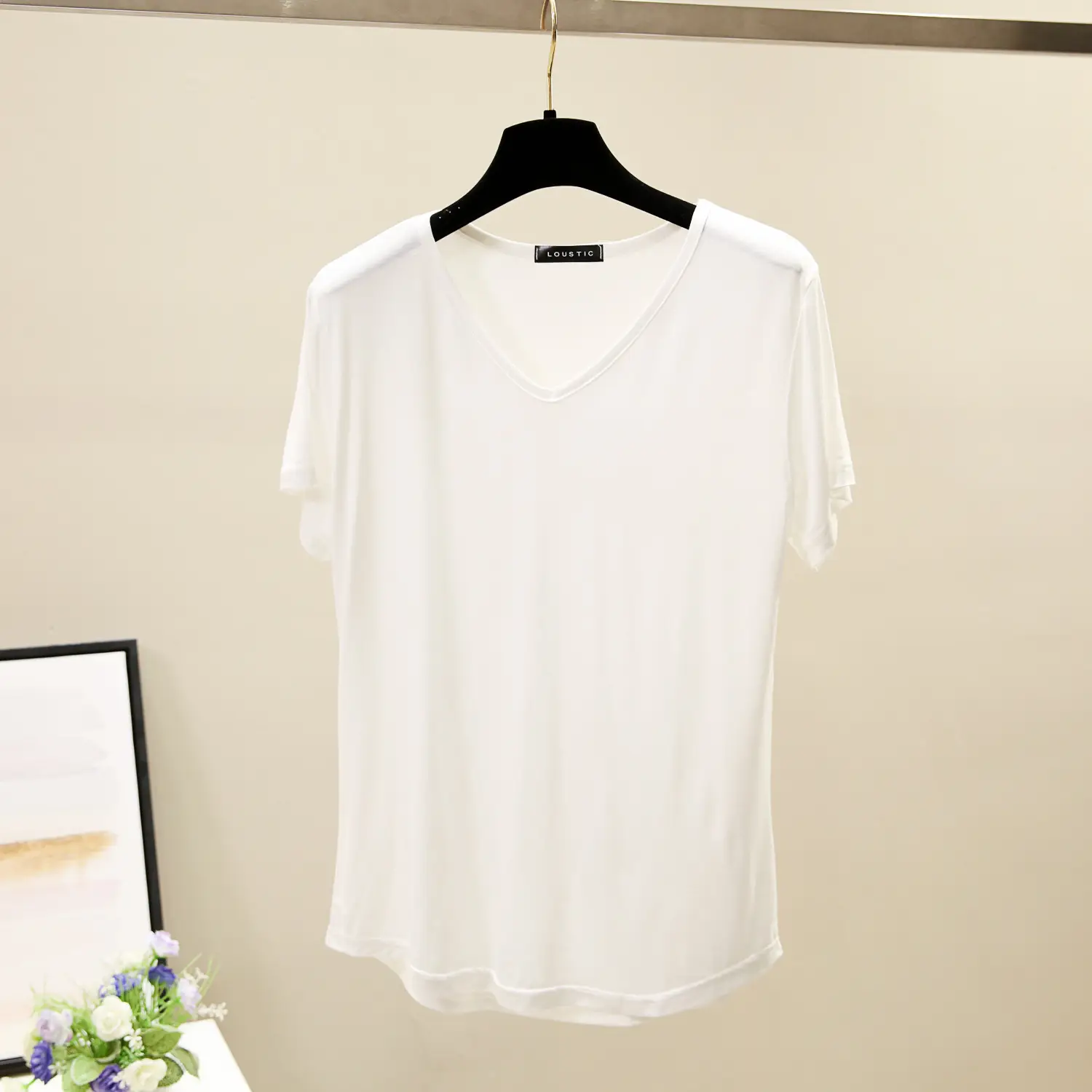 Black V-Neck Loose T-Shirt for Women Plus Size - Image 4