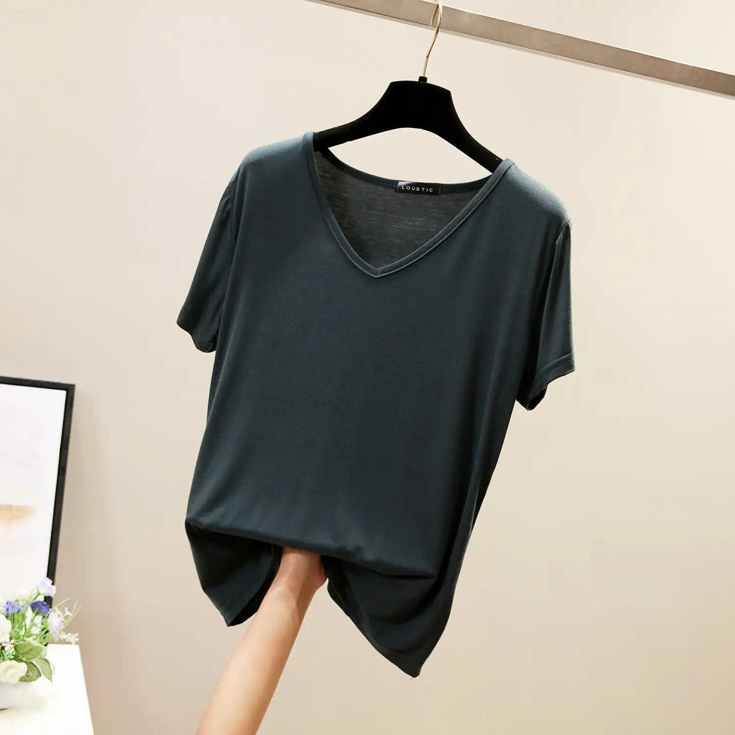 Black V-Neck Loose T-Shirt for Women Plus Size - Image 7