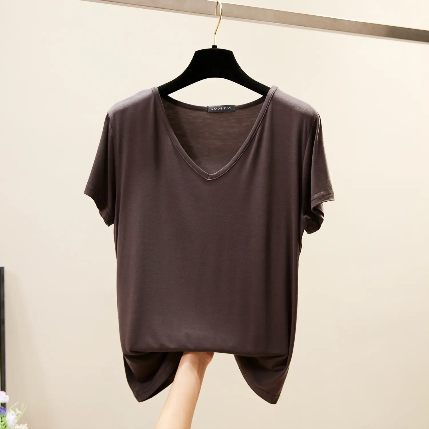 Black V-Neck Loose T-Shirt for Women Plus Size - Image 9