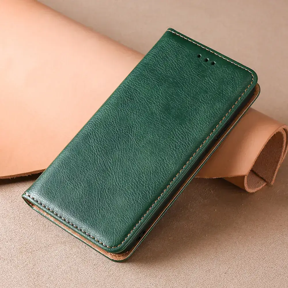 Black Leather Magnetic Phone Case S25 — feature 6