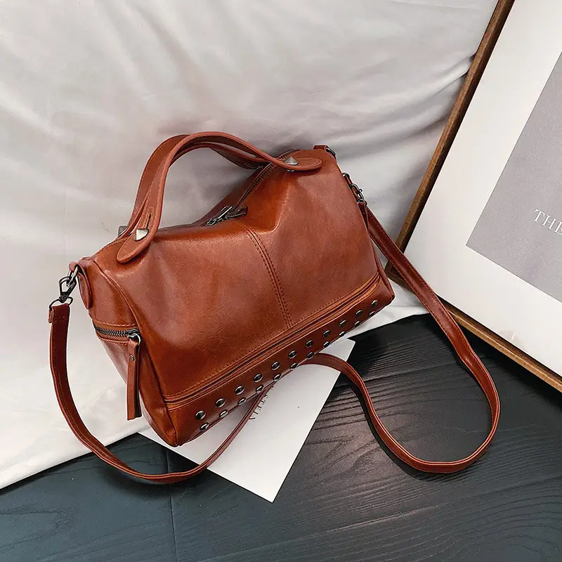 Black Leather Shoulder Bag with Detachable Strap - Image 3