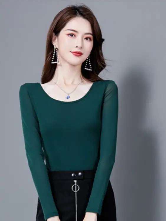 Elegant Women's White Long Sleeve T-Shirt with Glitter Silk Detail - Image 7