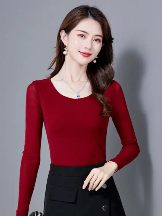 Elegant Women's White Long Sleeve T-Shirt with Glitter Silk Detail - Image 8