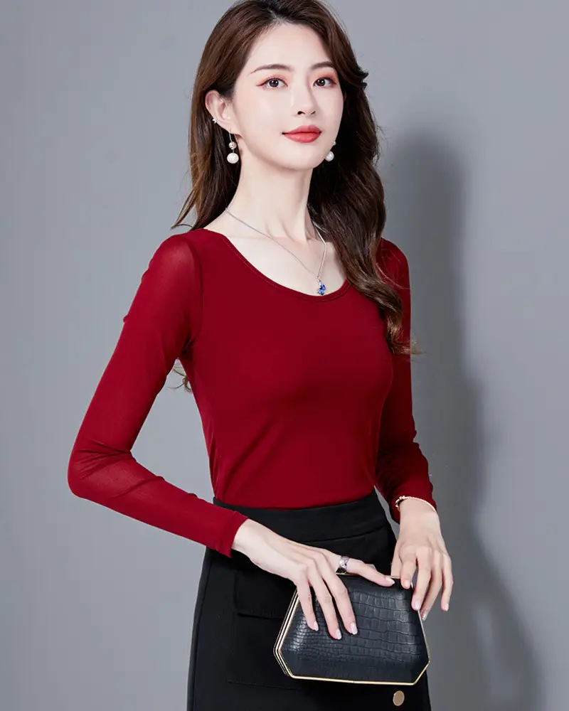 Elegant Women's White Long Sleeve T-Shirt with Glitter Silk Detail - Image 3