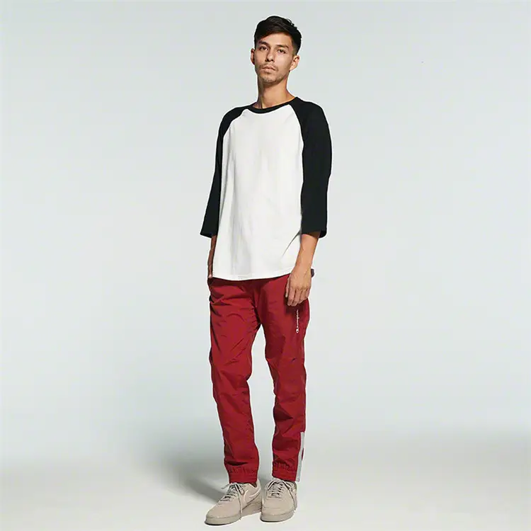 GILDAN Pure Cotton Men's Crewneck T-Shirt with Red Sleeve — feature 4