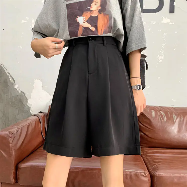 Black Loose Slimming Shorts for Women 2025 — feature 3