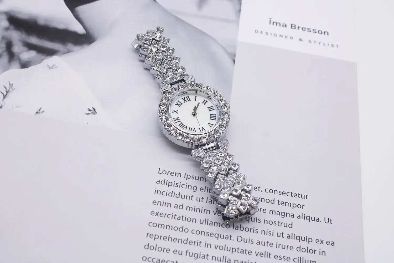 Women's Diamond Bracelet Watch Set with Chain — feature 10