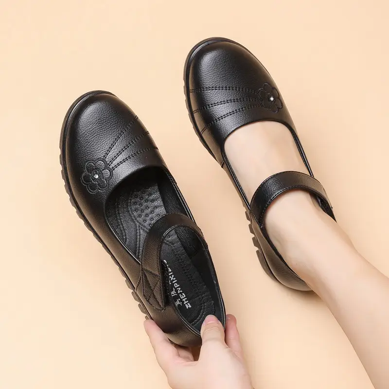 Genuine Leather Shoes for Elderly Women, First Layer Cowhide, Non-Slip Leather Shoes for Middle-Aged and Elderly Women, Mother's Shoes, Flat Shoes, Large Size, Velcro Fastener - Image 3