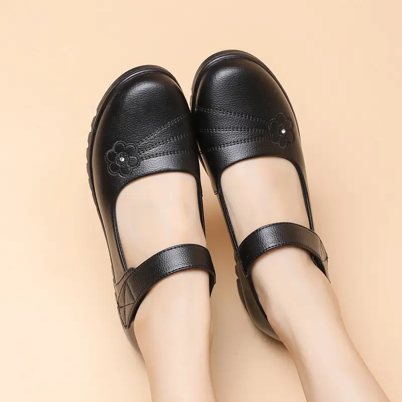 Genuine Leather Shoes for Elderly Women, First Layer Cowhide, Non-Slip Leather Shoes for Middle-Aged and Elderly Women, Mother's Shoes, Flat Shoes, Large Size, Velcro Fastener - Image 5