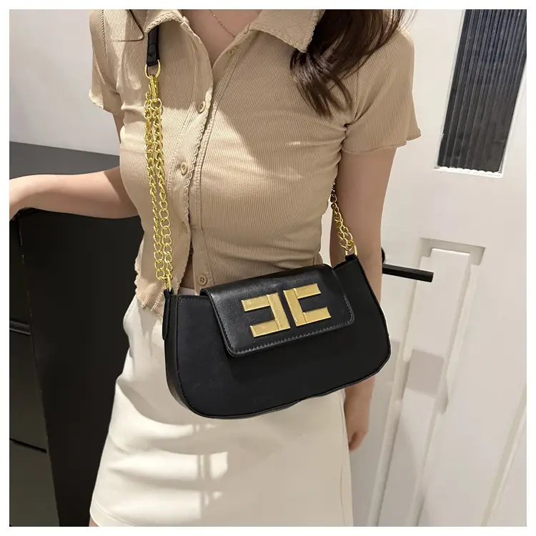 White Chain Shoulder Bag with Gold Embroidery - Image 7