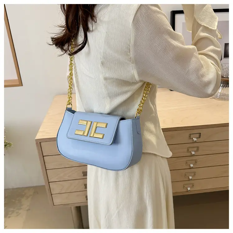 White Chain Shoulder Bag with Gold Embroidery - Image 8