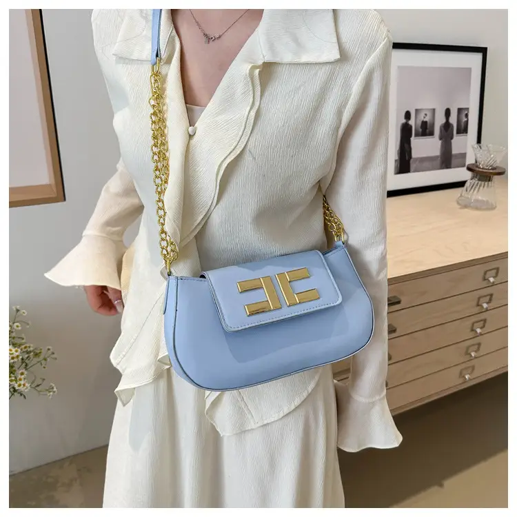 White Chain Shoulder Bag with Gold Embroidery — feature 13