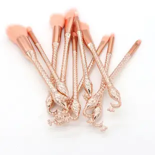 10 Diamond Crystal Makeup Brushes Set with Acrylic Handles — feature 7