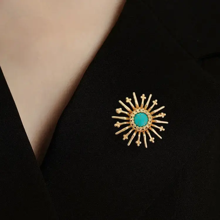 European Retro Baroque Brooch Matte Gold Turquoise - Image 2