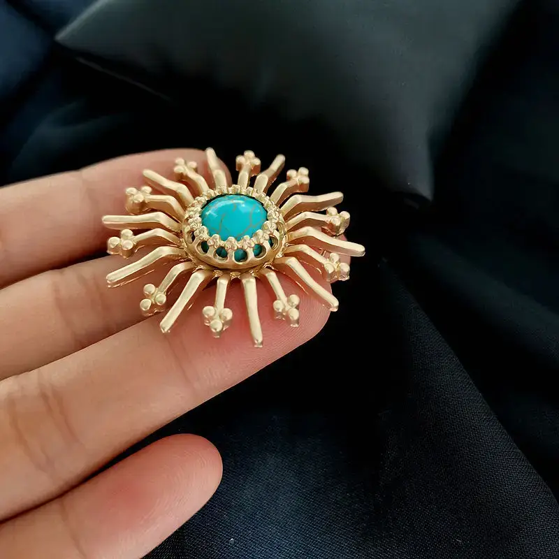 European Retro Baroque Brooch Matte Gold Turquoise — feature 5