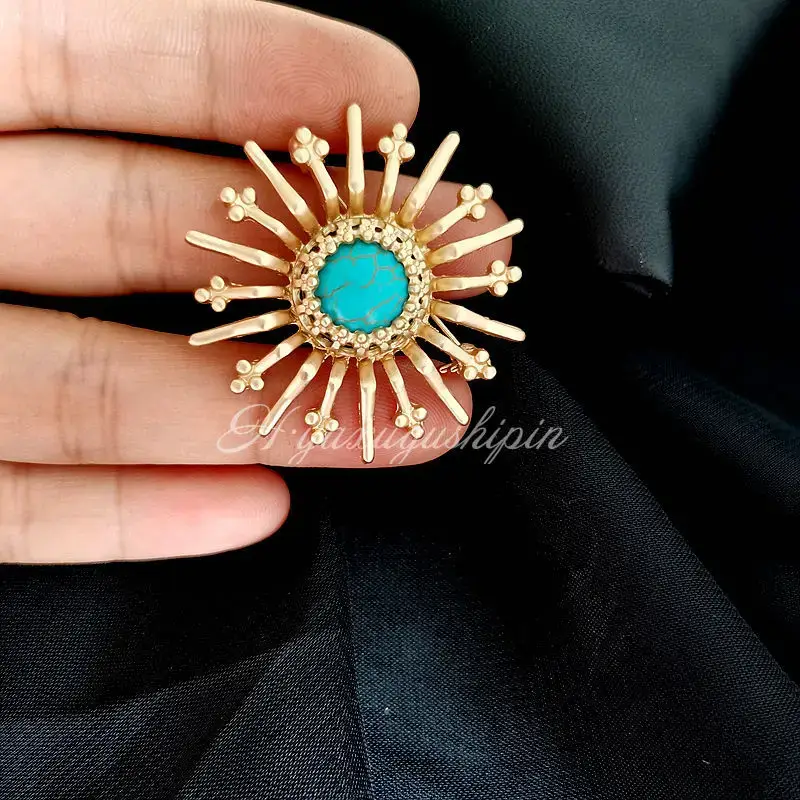 European Retro Baroque Brooch Matte Gold Turquoise — feature 6