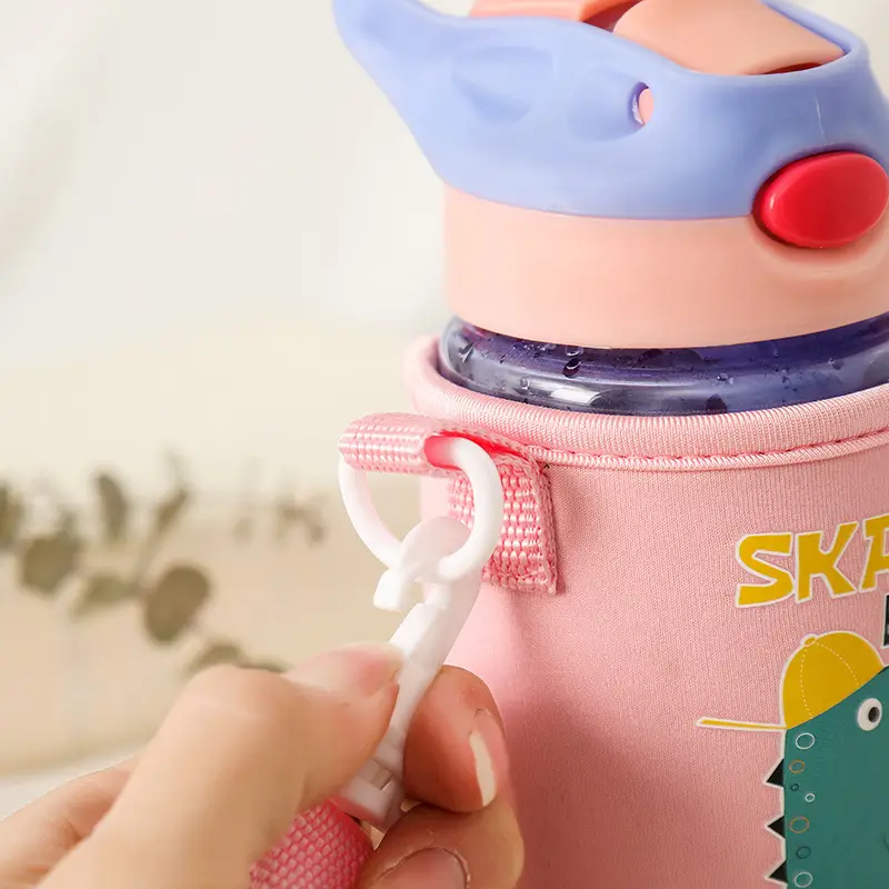 Kids Water Cups with Straws and Duck Design - Image 4