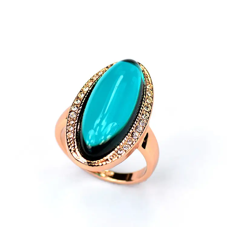 Noble Luxury Emerald Ring with Gold Plated Design — feature 1