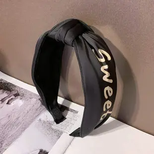 Black Korean Letter Hair Clip with Knotted Design — feature 17