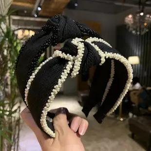 Black Korean Letter Hair Clip with Knotted Design — feature 19