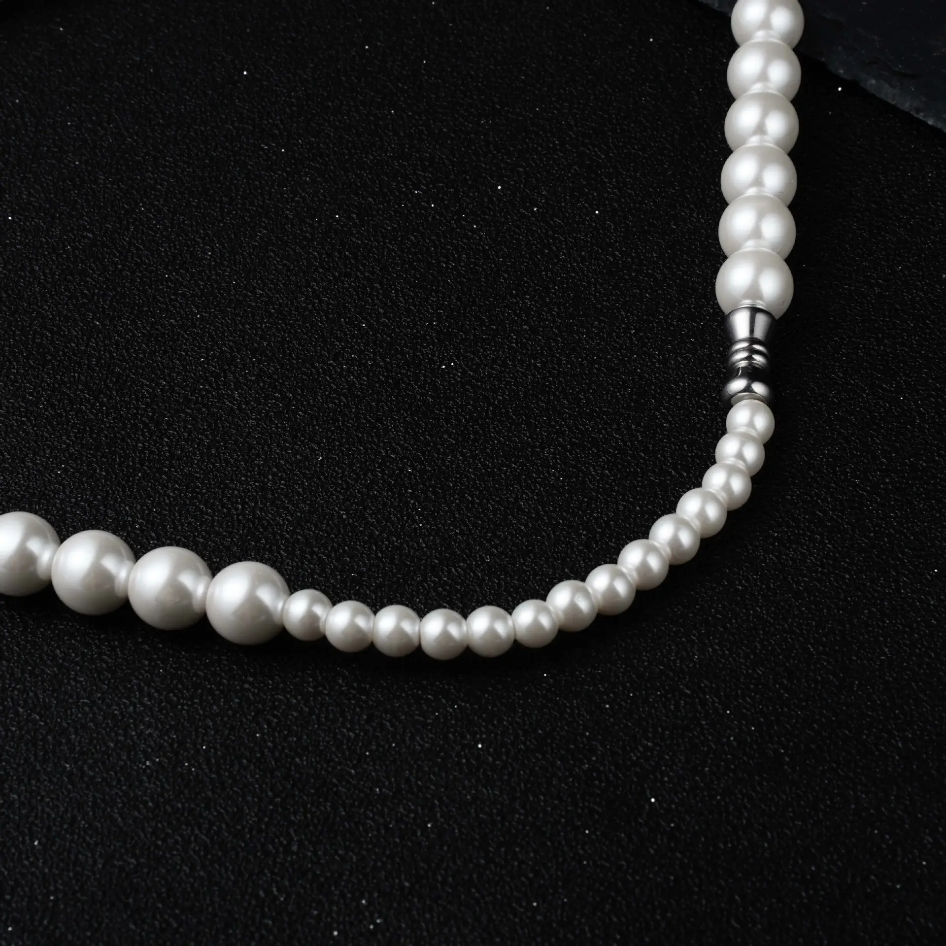 Vintage Pearl Necklace with Spliced Shell Beads Unisex — feature 9