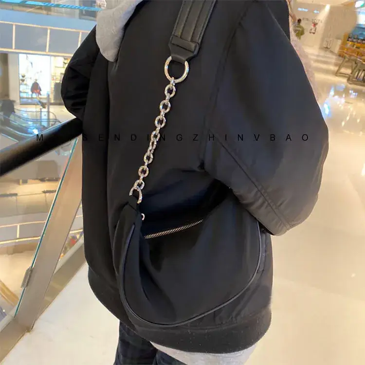 Minimalist Cold Retro Summer Bag 2025