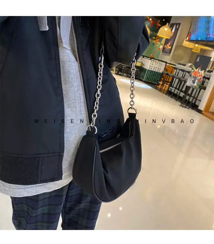 Minimalist Cold Retro Summer Bag 2025 — feature 2