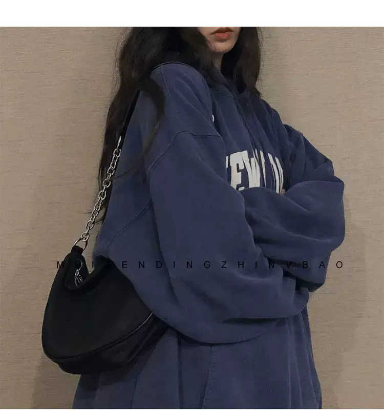 Minimalist Cold Retro Summer Bag 2025 — feature 4