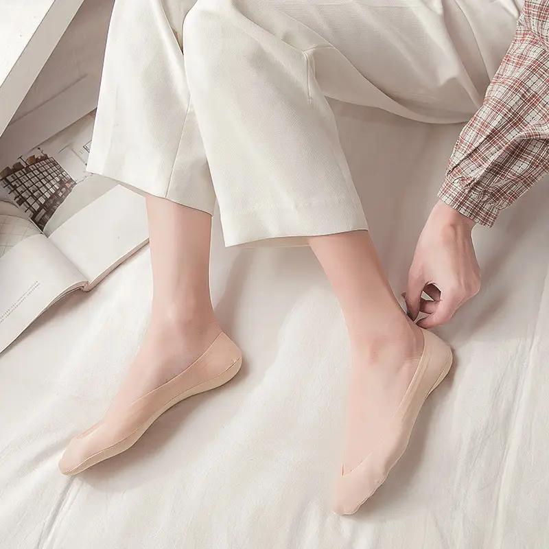 Spring and Summer Shallow Lace Women's Boat Socks Silicone Non-Slip Ice Silk Boat Socks Anti-Fall Invisible Socks Short Socks for Women