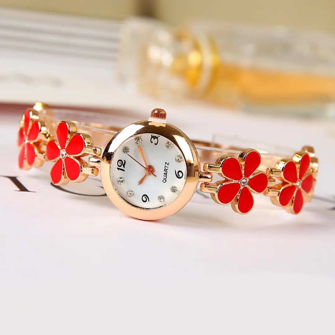 Popular women's casual fashion Clover five-leaf flower bracelet watch cute exquisite small girl jewelry watch — feature 2