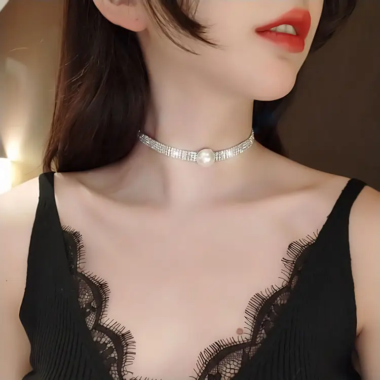 Elegant Pearl Collarbone Chain for Women - Image 5