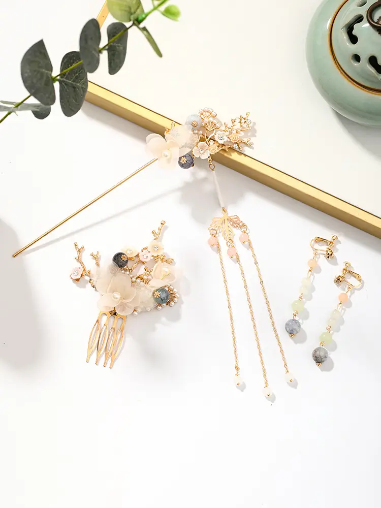 Tuan Ming Antique Hairpin with Flower Tassels - Image 4