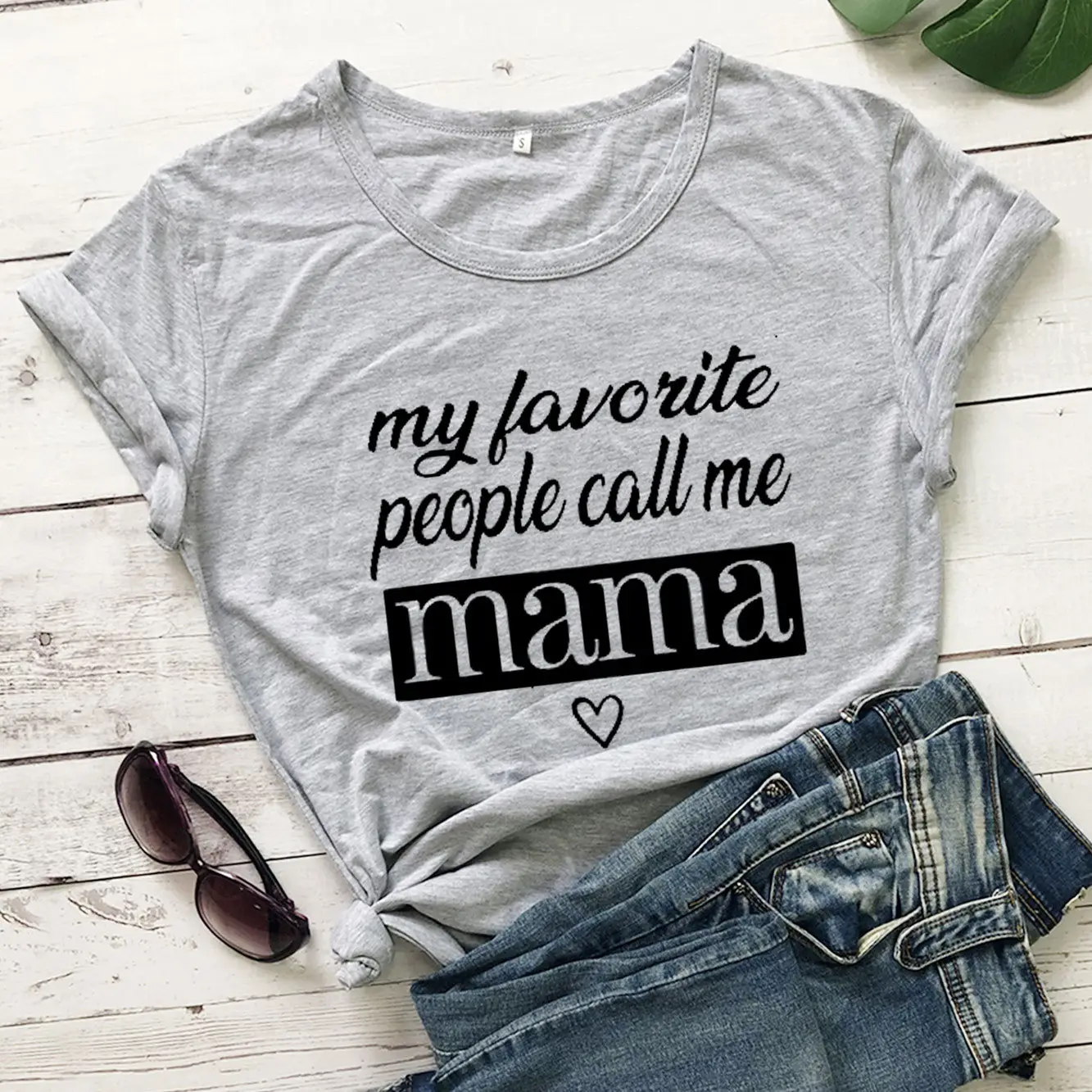 Pink T-Shirt with "My Favorite People Call Me Mama" Design - Image 3
